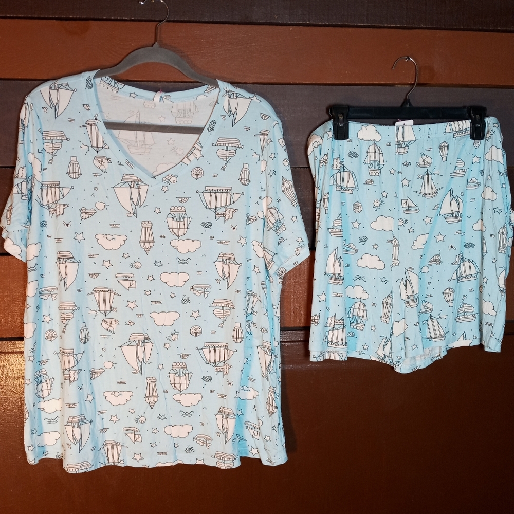 NWOT 2XL Syoss Blue Ships Short Sleeve night Top With matching shorts